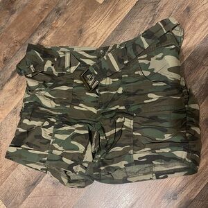 No Boundaries Camo Shorts size 11